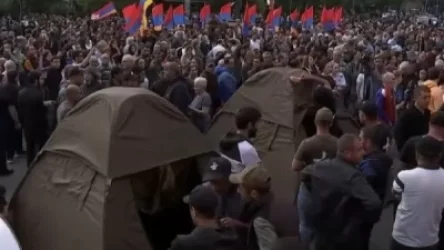 Ֆրանսիայի հրապարակում տեղադրվեցին վրաններ