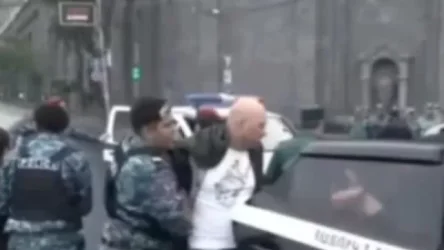 ՏԵՍԱՆՅՈՒԹ. Բերման ենթարկվածներ՝ Հաղթանակի կամրջի մոտ