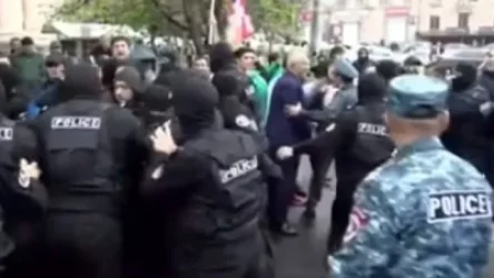 ՏԵՍԱՆՅՈՒԹ․ Թեժ իրավիճակ․ ոստիկանները ուժով բացեցին փողոցը