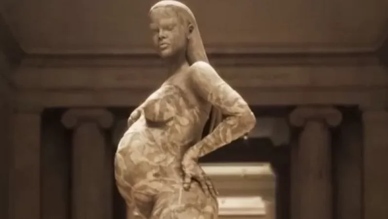 Նյու Յորքում կանգնեցվել է հղի Ռիհաննայի արձանը