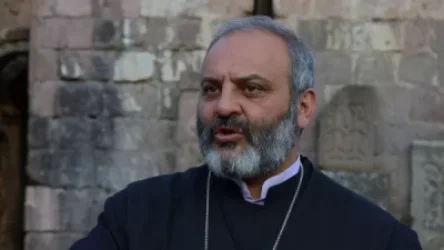 Իրենց հայհոյախոս բերանները երբեք օգտակար բան չեն բերել ոչ մեկի. Բագրատ Սրբազանի պատասխանը՝ Ալեն Սիմոնյանին