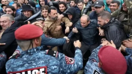 Հարվածել է ոստիկանի դեմքին. ձերբակալվել է ընդդիմության ակցիայի մասնակիցներից մեկը