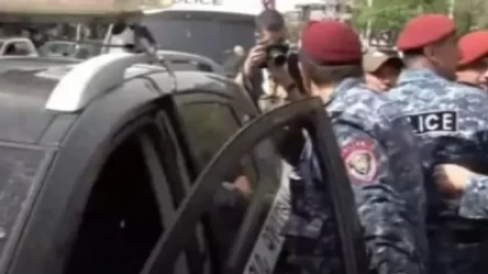 Ակցիայի մասնակիցը կալանավորվել է ոստիկանական մեքենան վնասելու համար