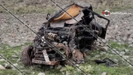 Խոշոր ավտովթար Արարատի մարզում. УАЗ-ը մոտ 600 մետր գլորվելով, հայտնվել է ձորում. կա 4 վիրավո, որոնցից մեկը էլցանցի տնօրեն է. Shamshyan. com