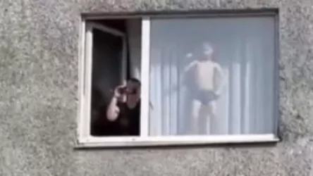 ՏԵՍԱՆՅՈՒԹ․ Ինչպես է երեխան ծիծաղեցնում «Հաղթանակի շքերթի» մասնակիցներին