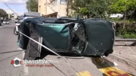 Խոշոր ավտովթար՝ Երևանում․ Mercedes-ներից մեկը կողաշրջվել է