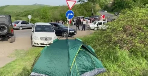 ՏԵՍԱՆՅՈՒԹ. Քաղաքացիները վրան են տեղադրել Կիրանցի կամրջի մոտ