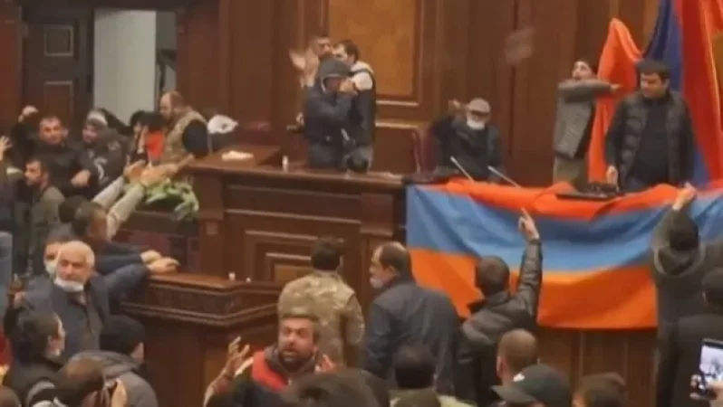 Նոյեմբերի 9-ի գործը՝ շանտաժի միջոց. «Հրապարակ»