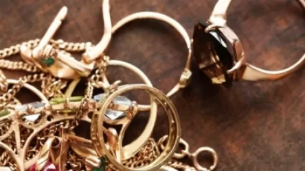 Մարտունիում հարսը սկեսրայրի ննջասենյակից գողացել է 10 միլիոն դրամ, ոսկյա զարդեր և տվել մորը