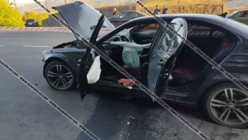 32-ամյա վարորդը BMW-ով տապալել է փայտե էլեկտրասյունը. կա վիրավոր