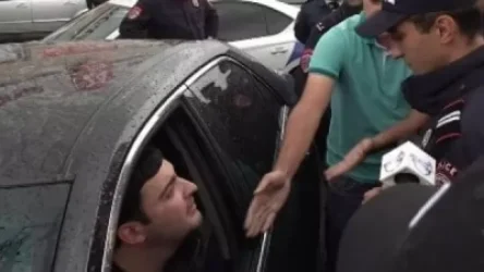 «Երաժշտության ձայնը բարձր ա եղել, ոստիկանի պահանջը չեմ լսել»․ լարված իրավիճակ ոստիկանի ու ցուցարարի միջև