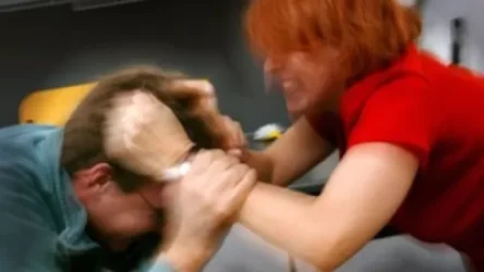 Ոչ սթափ կին վարորդը հարձակվել է պարեկների վրա, մաստակը թքել նրանց վրա. Shamshyan. com