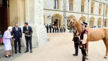 ՏԵՍԱՆՅՈՒԹ. Ալիևը Մեծ Բրիտանիայի թագուհուն ղարաբաղյան ձի է նվիրել