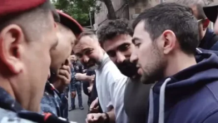 ՏԵՍԱՆՅՈՒԹ. «10 րոպեից դուրս ենք գալիս, խոսք եմ տալիս». Լևոն Քոչարյանը փորձեց պայմանավորվել կապիտանի հետ