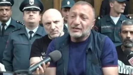 Քննիչը պահանջում է կալանավորել Մխիթար Գալեյանի հորեղբորը