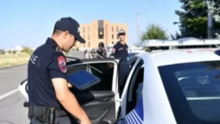 Արտակարգ դեպք Վանաձորում. ՀՀ ՊՆ պայմանագրային զինծառայողը Mercedes-ի միջից հայհոյել է պարեկներին. Shamshyan. com