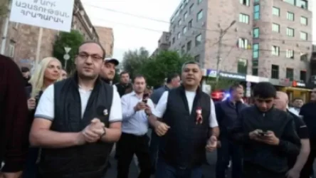 Խուզարկություն են անցկացնում Արթուր Վանեցյանի օգնականի բնակարանում. Բաբայան