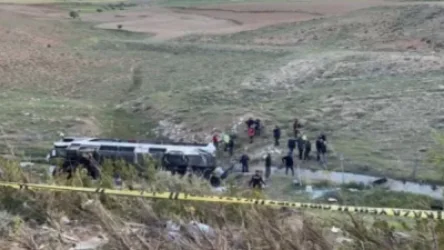 Լուսանկարներ․ Թուրքիայում ուսանողներ տեղափոխող ավտոբուս է շրջվել. կան զոհեր և վիրավորներ