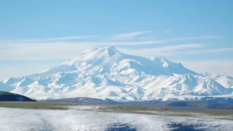 Contact Lost with 25-member Rescue Team on Elbrus Mountain