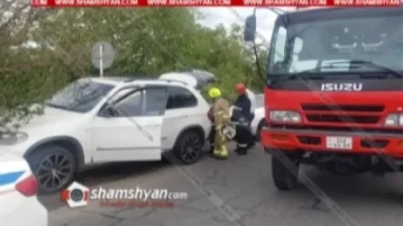 31-ամյա վարորդը BMW X5-ով բախվել է ծառին․ կա վիրավոր