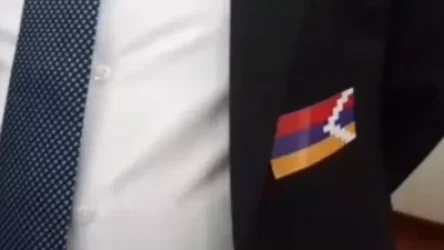 ՏԵՍԱՆՅՈՒԹ․ Արտաքին գործերի փոխնախարարը Արցախի տարբերանշանը փակցրեց իր հագուստին