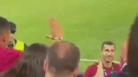 ՏԵՍԱՆՅՈՒԹ. «Ռոմա»-ի հաղթանակից հետո Մխիթարյանը եռագույնով շրջել է մարզադաշտում