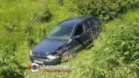 Մահվան ելքով վրաերթ․ Opel-ը վրաերթի է ենթարկել հետիոտնին, ապա բախվել երկաթե արգելապատնեշներին և հայտնվել դաշտում