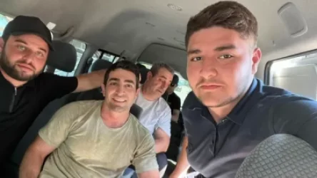 Բերման ենթարկվեց Լևոն Քոչարյանը, ոստիկանական նույն մեքենայում է նաև Արտյոմ Վանեցյանը