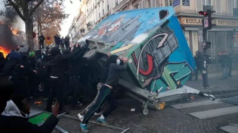 Ֆրանսիայում անկարգություններին մասնակցող երեխաների ծնողները կազատազրկվեն