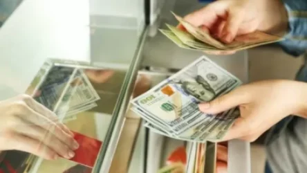 Դոլարի գինը կրկին նվազել է