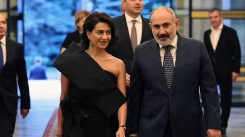 Փաշինյանը կնոջ հետ Գյումրիում խնջույքի է․ «Հրապարակ»