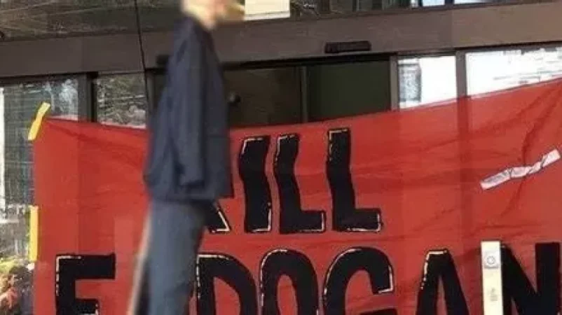 Շվեցարիայում այրել են Էրդողանի տեսքով խամաճիկը