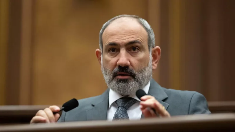 Արժեքներից եք խոսում, բայց մեր մայրաքաղաքները, պատմական սիմվոլներն այսօր ավերակի տակ են. Փաշինյան