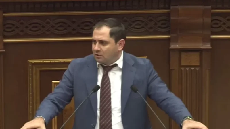 Տեղի ունեցածը կապում եմ ՀՀ-ում պետական խորհրդանիշների օրը նշելու հետ. Պապիկյանը՝ սահմանային իրավիճակի մասին