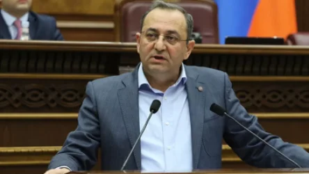 «Ազգանվան «յան»-ն էլ պիտի հանենք, հա՞». Արծվիկ Մինասյան