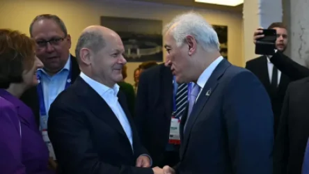 ՏԵՍԱՆՅՈՒԹ. Վահագն Խաչատուրյանը Բեռլինում կարճատև զրույց է ունեցել Օլաֆ Շոլցի հետ