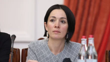 «Դասագիրքը կարևոր է, բայց դրանից պետք չէ կառչել». ԿԳՄՍ նախարար