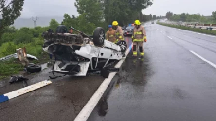 ԼՈՒՍԱՆԿԱՐՆԵՐ. Սևան-Երևան ճանապարհին ավտոմեքենան դուրս է եկել ճանապարհի երթևեկելի հատվածից և շրջվել