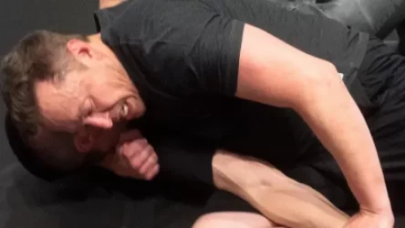 ՏԵՍԱՆՅՈՒԹ․ Մասկը Ցուկերբերգի հետ մենամարտից առաջ մարզվել է ջիու-ջիցուի սև գոտի ունեցող բլոգերի հետ