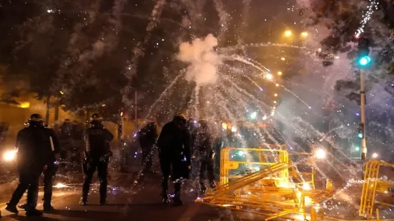 Photos: 486 Arrested During Fifth Night of Unrest in France