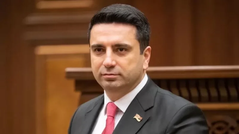 «Այս տեղեկությունը բացարձակ սուտ է». Սիմոնյանը՝ արցախցի պատգամավորի հայտարարության մասին