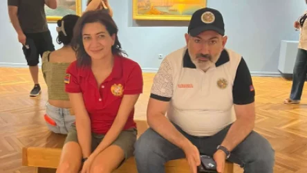 ԼՈՒՍԱՆԿԱՐՆԵՐ. Նիկոլ Փաշինյանն ընտանիքի հետ միասին այցելել է Ազգային պատկերասրահ