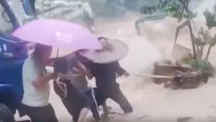 ՏԵՍԱՆՅՈՒԹ․ Հորդառատ անձրևների պատճառով Չինաստանում 15 մարդ է մահացել