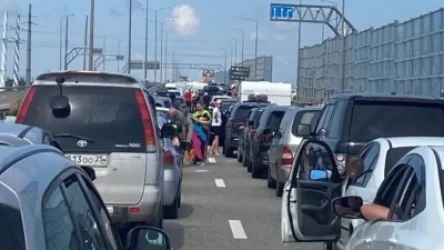 ՏԵՍԱՆՅՈՒԹ. Ղրիմի կամրջին ավելի քան 1200 ավտոմեքենա խցանման մեջ է մնացել