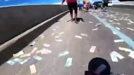 ՏԵՍԱՆՅՈՒԹ. Մոտոցիկլավարի բացված ուսապարկից ճանապարհին ավելի քան 50.000 դոլար է թափվել. Ֆիլիպիններ