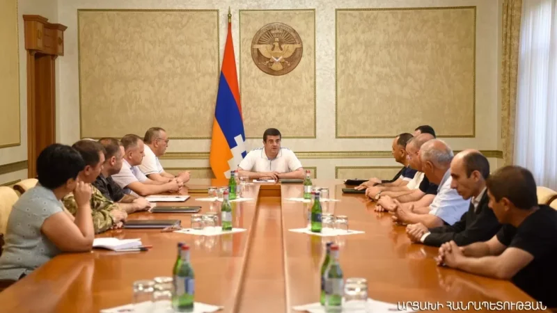 Արայիկ Հարությունյանը խորհրդակցություն է հրավիրել հրատապ հումանիտար ու անվտանգային հարցերի շուրջ