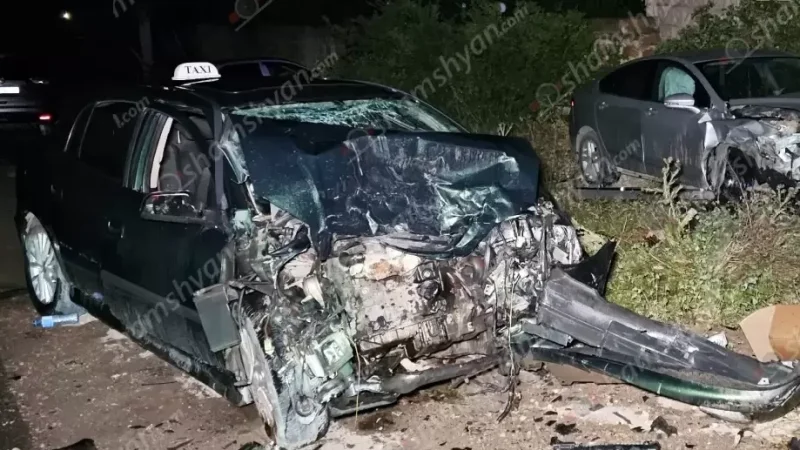 PHOTOS: Major Car Accident on Jrvaz-Dzoraghbyur Road, 6 Injured
