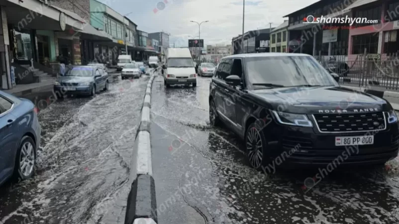 Photos: Rainwater Floods Yerevan-Etchmiadzin Highway Due to Clogged Drains