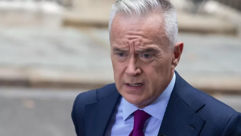 BBC-ի հաղորդավարի կինը նշել է, որ իր ամուսինն է «ինտիմ լուսանկարներով սկանդալի կենտրոնում» հայտնվել