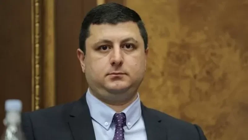 Շառլ Միշելը «սխալմամբ մյուս կողմ անցած» ասելով նկատի ունի ադրբեջանցիներին, թե՞ հայ զինվորներին. Աբրահամյան